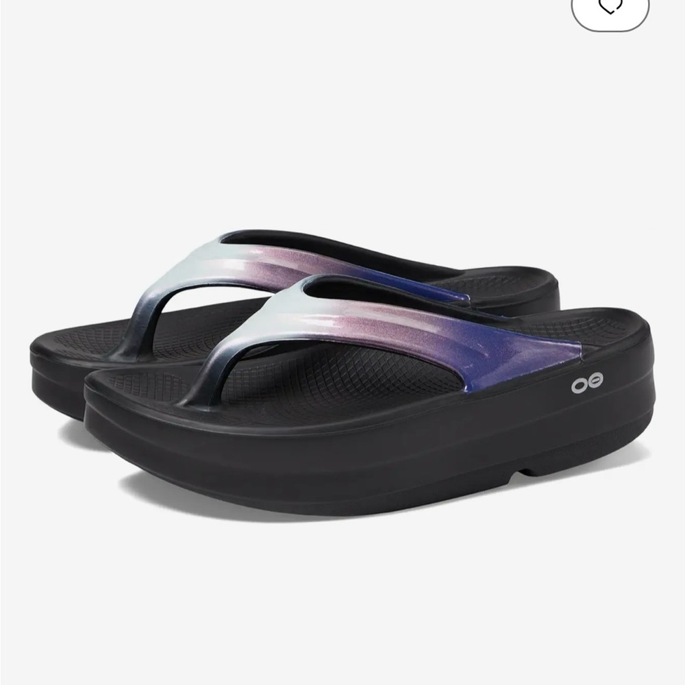 Oofos OOmega Oolala deluxe flip flop, size 7